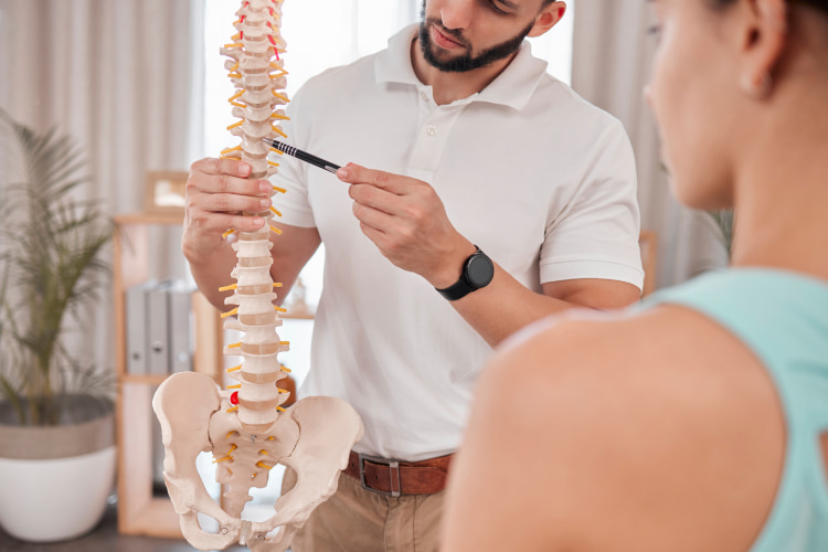 6 Signs Your Spine is Misaligned - Texas Spine and Sports Therapy